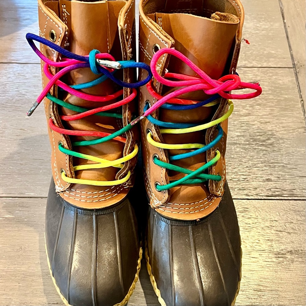LL Bean Women's Duck Boots Size 6. Like new.
